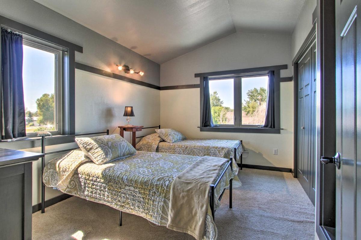 Pet-Friendly Choteau Townhouse with Gas Grill! - Housity