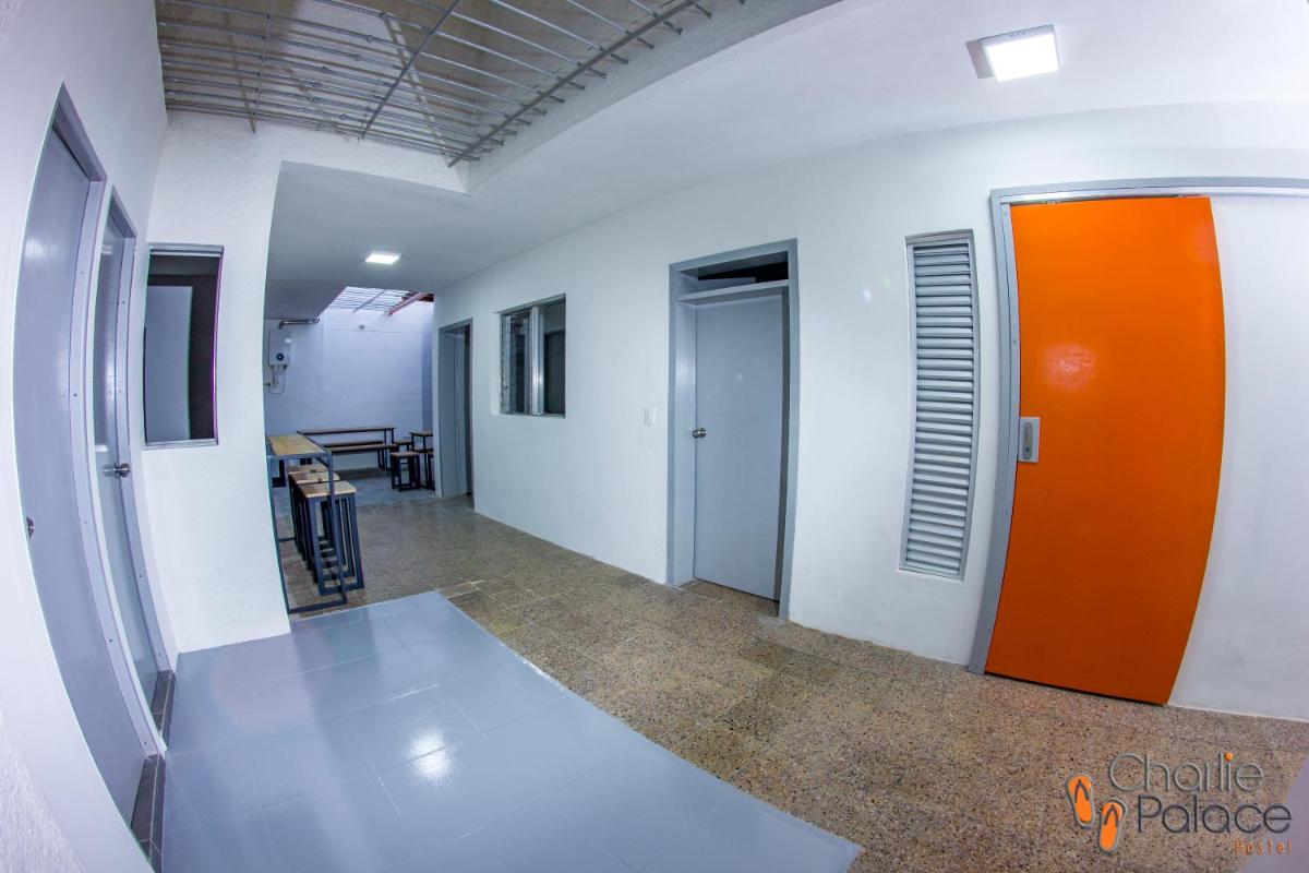 Charlie Palace Hostel - Housity