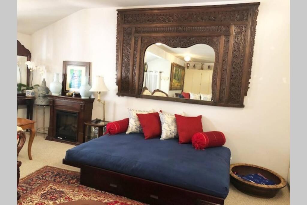 Elegant Spacious Private Studio ~ Upscale Berkeley - Housity