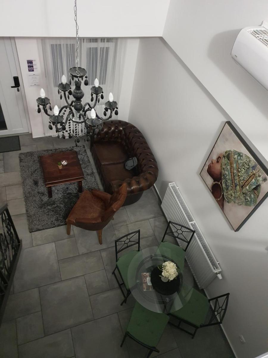 Central Luxury Apartments - Housity