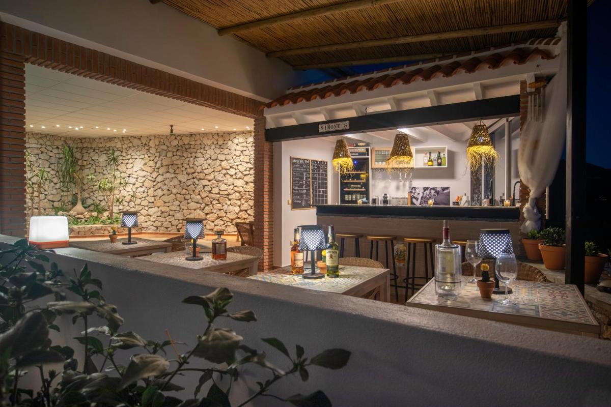 Malaga Hills Boutique Wellness and Hikers Eco-Hotel Adults Only - Housity