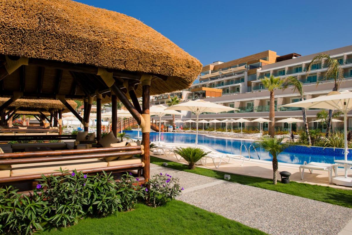 Bellazure Hotel - Housity
