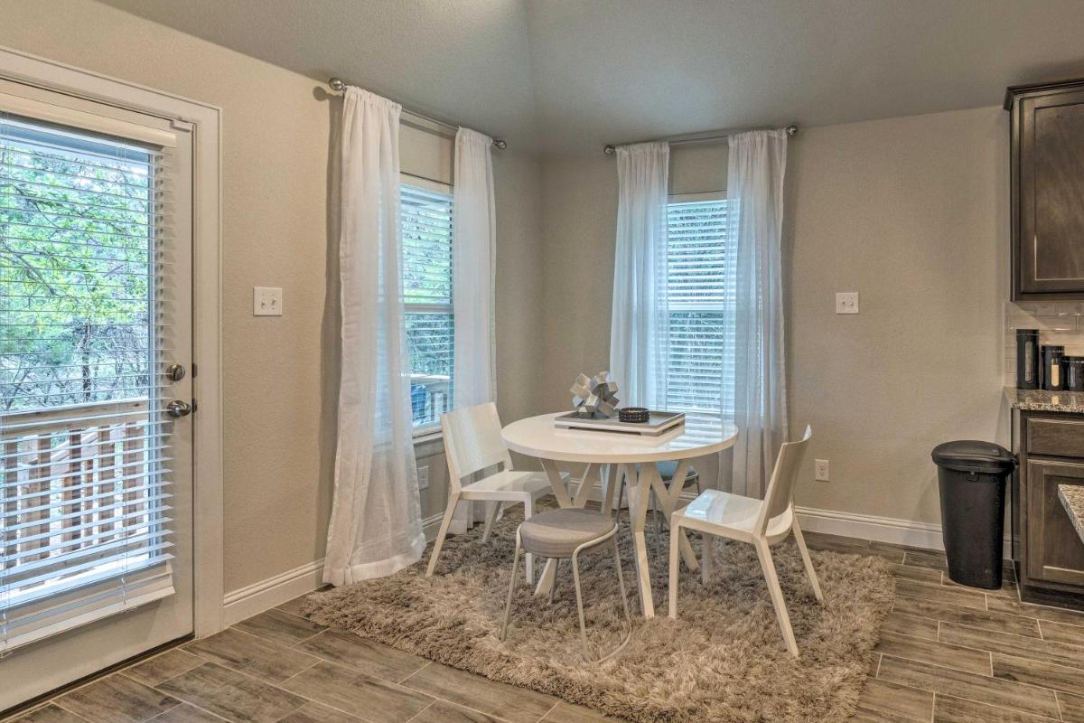 Bright Lago Vista Home - Walk to Lake Travis! - Housity