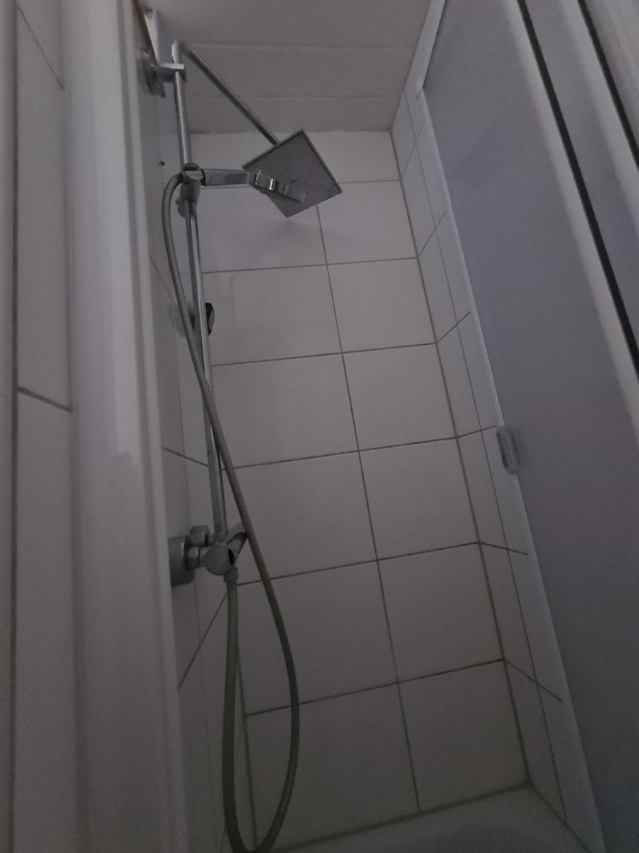 Charmantes helles Zimmer zentrumnah und naturnah - Housity