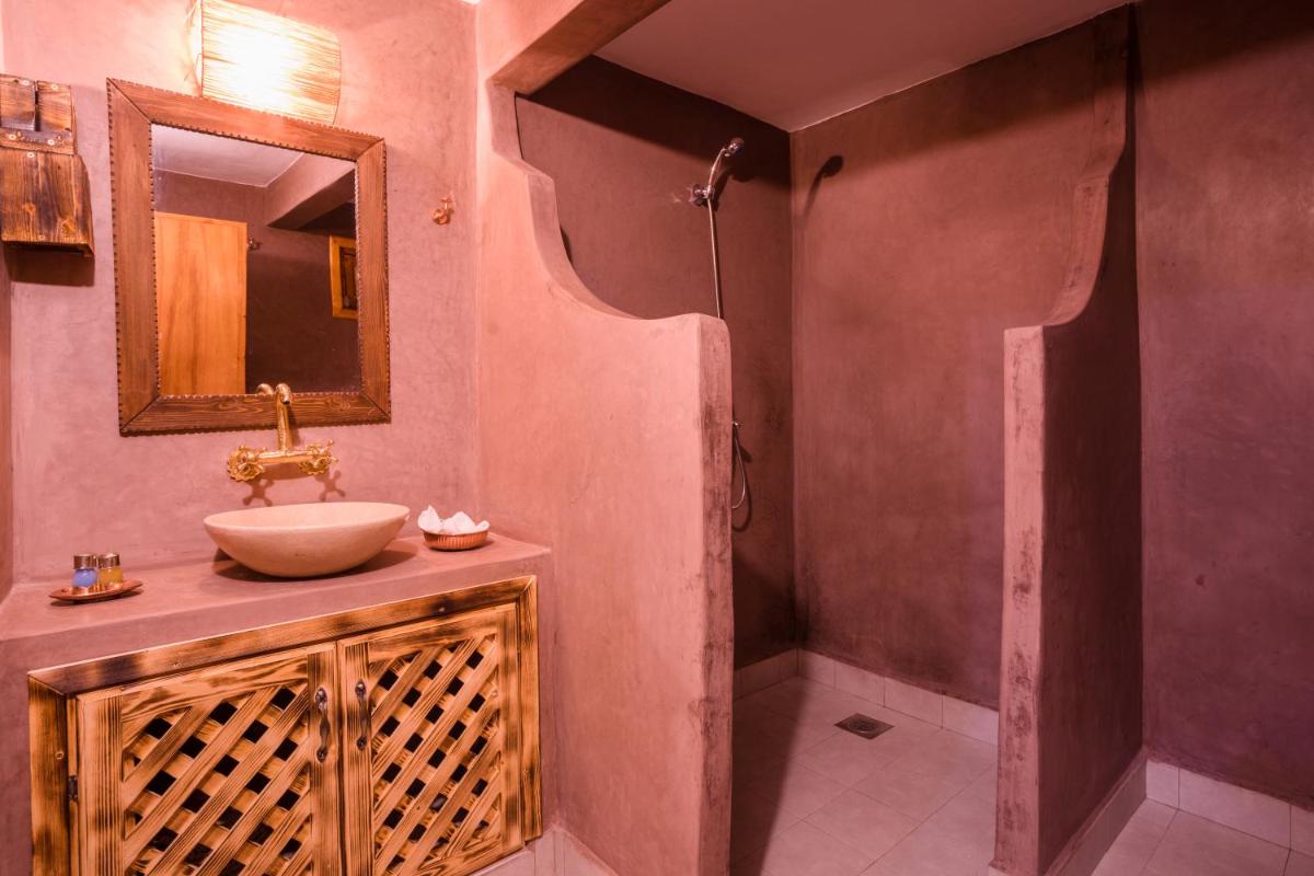 RIAD TUMAST - Housity