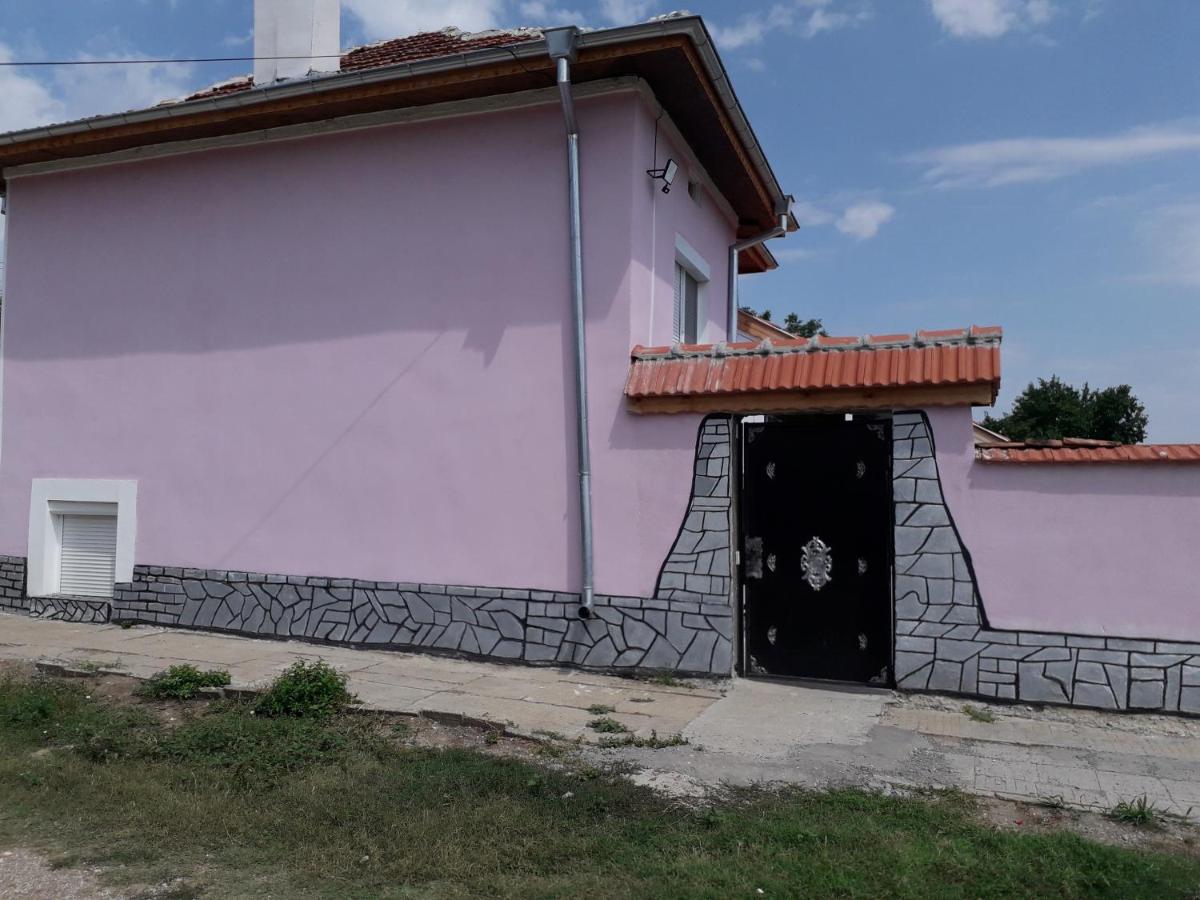 Изворът - Source - Housity