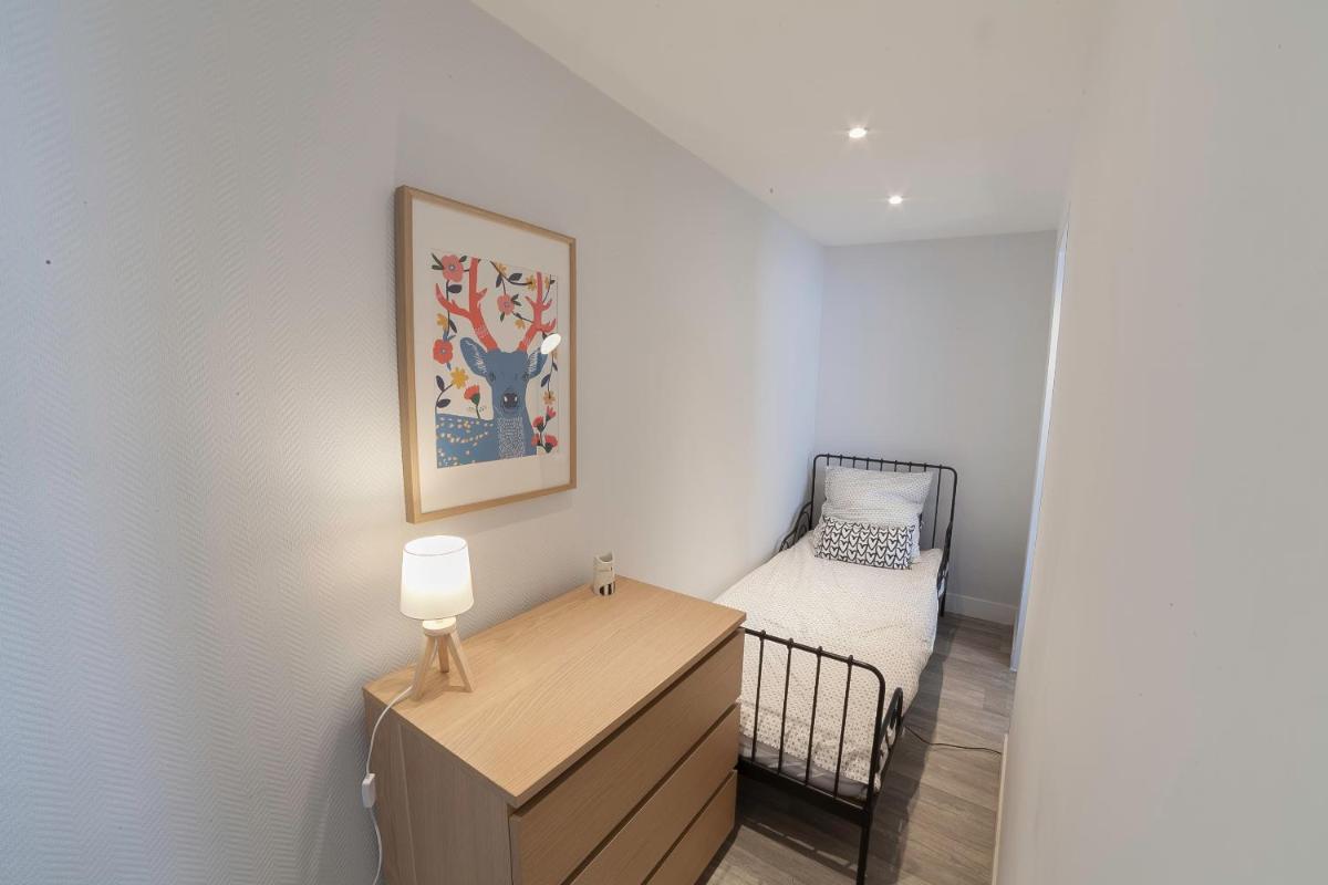 PRESTIGELOC Luxury 3 Studios au choix - 2 avec SAUNA PRIVÉ GRATUIT et 1 Sans - Centre ville d'Orléans - Housity