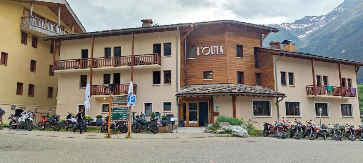 Vue générale sur la montagne ou vue sur la montagne depuis l'hôtel