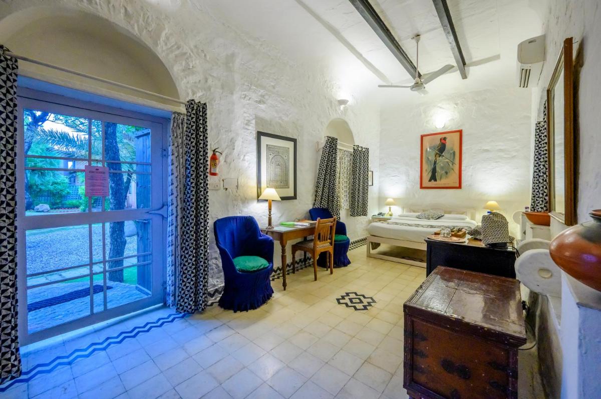 Neemrana's - Hill Fort - Kesroli - Housity