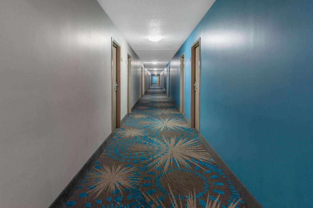 Days Inn by Wyndham Sandusky Cedar Point - Housity