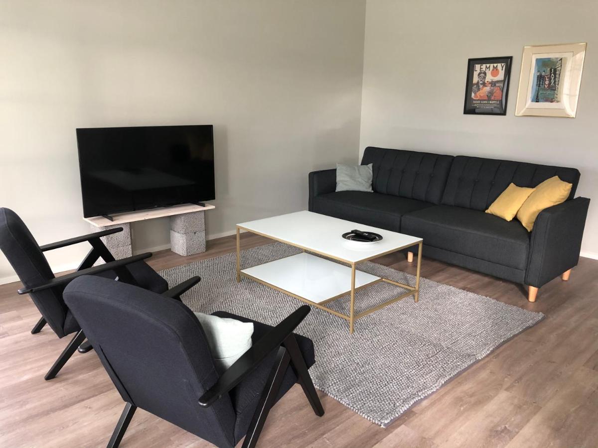 Soda Home - Karlsbo, 24 h check in - Housity