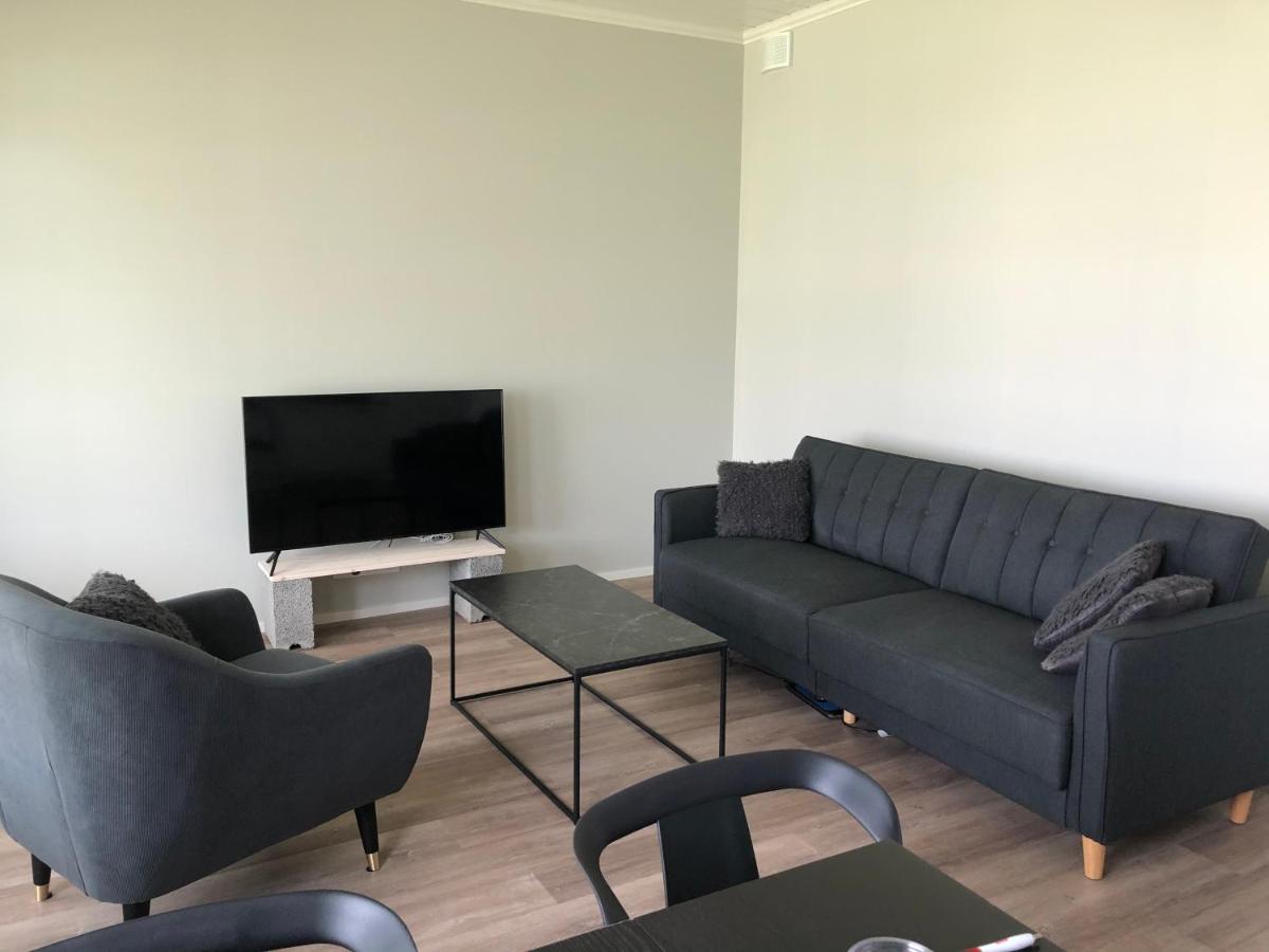 Soda Home - Karlsbo, 24 h check in - Housity