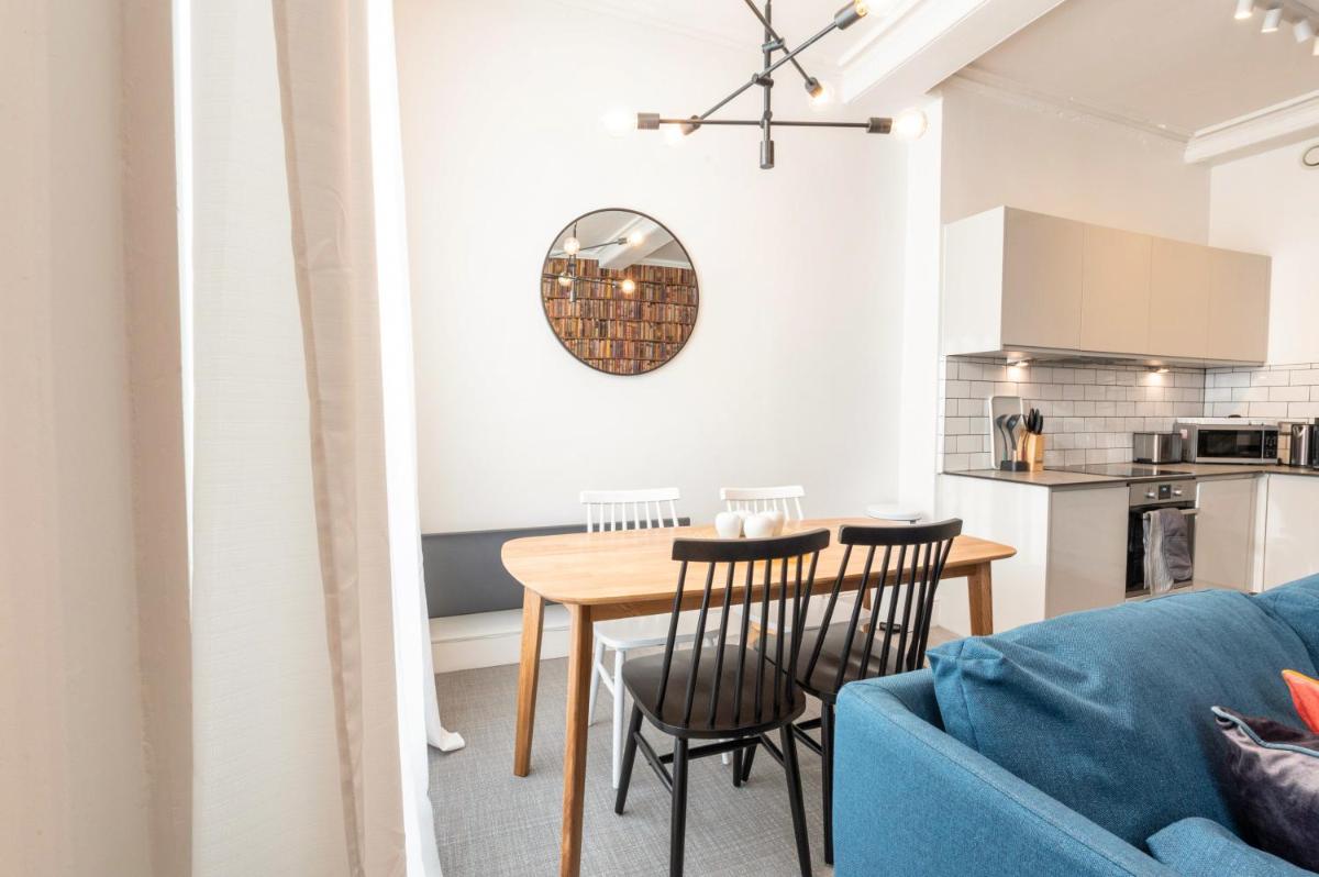 Luxury Apartment on the Historic Rows - Housity