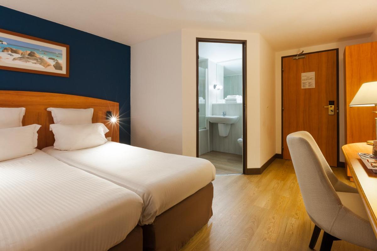 Comfort Hotel Evreux - Housity