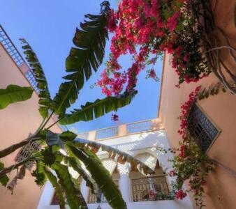 Riad Ineslisa - Housity