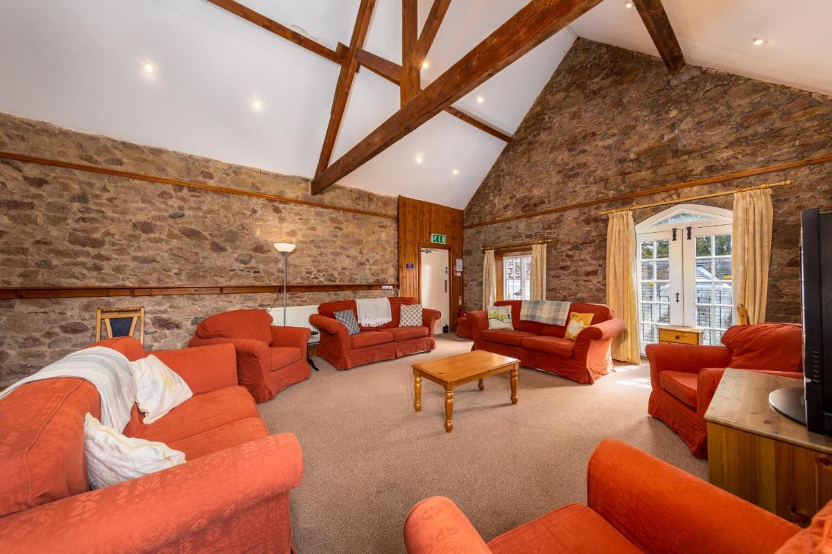 Muncaster Castle Coachman's Quarters - Housity