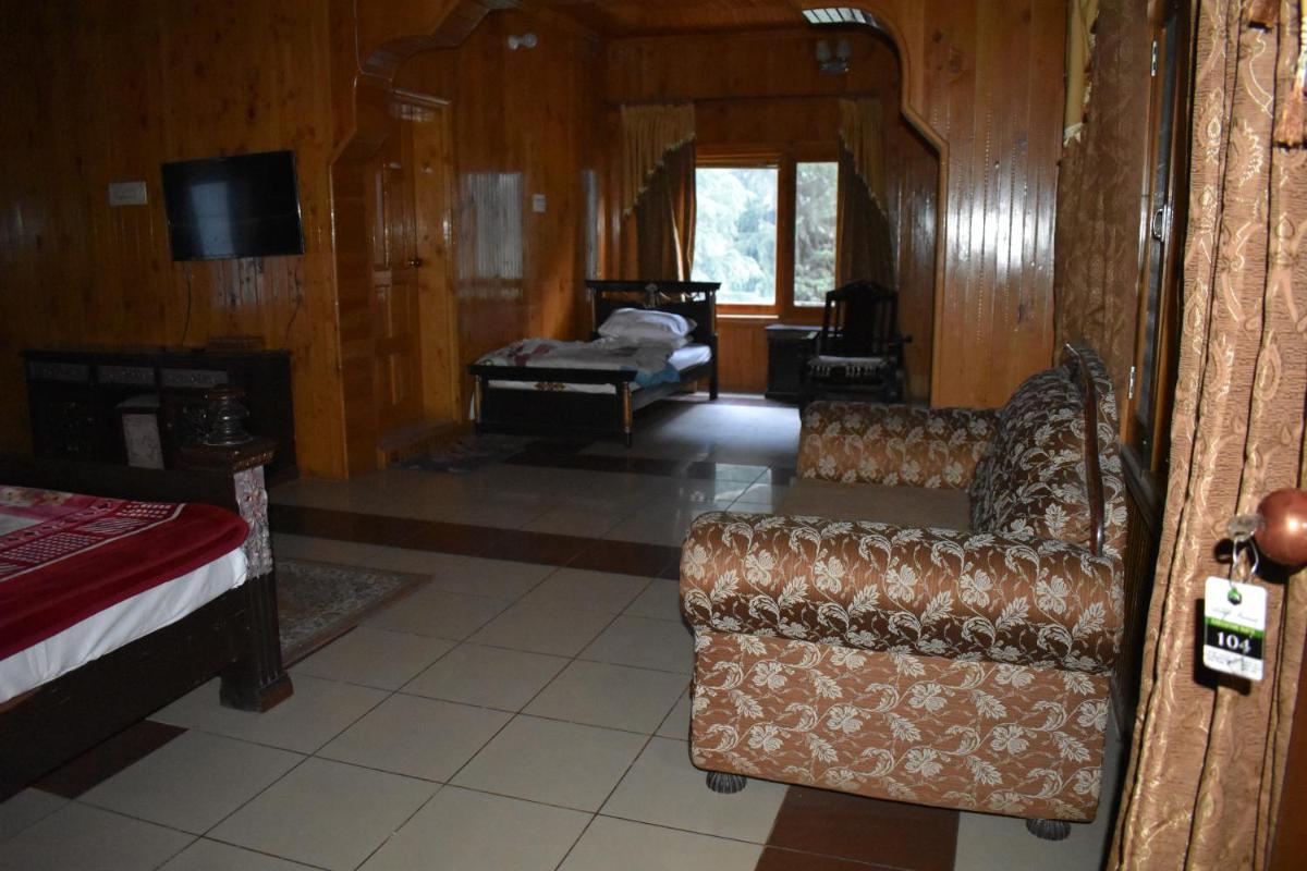 Deep Forest Hotel - Housity