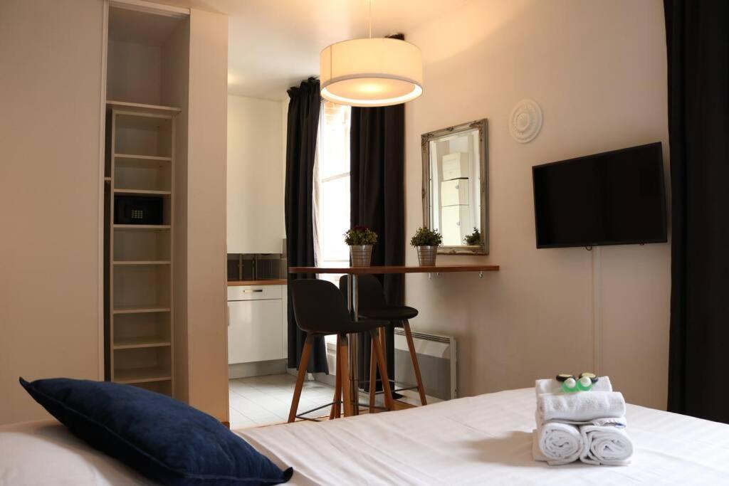 405 - Séjour romantique dans un studio de Paris 5 - Housity
