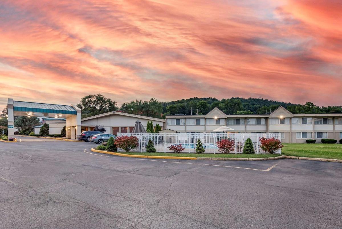Quality Inn & Suites Vestal Binghamton near University - Housity