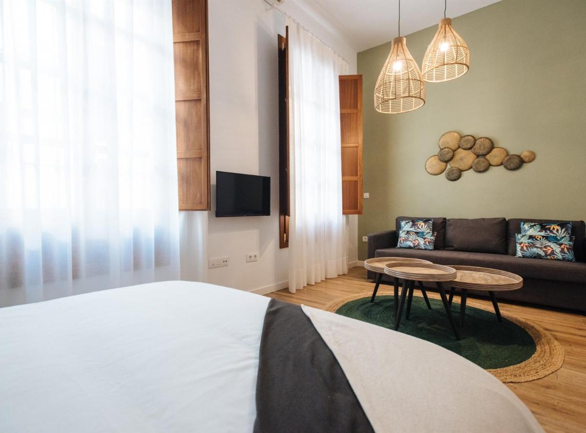 Lola de Triana Apartments - Housity
