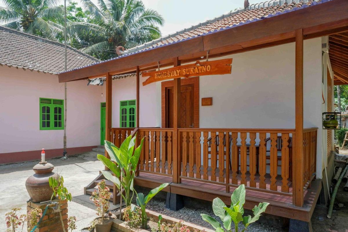 Roemah Beong Syariah at Desa Wisata Kembanglimus Mitra RedDoorz - Housity