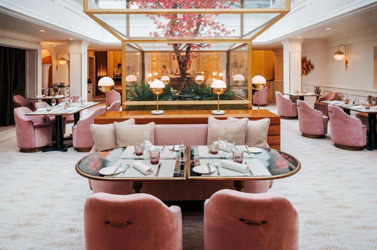 Coin salon dans l'établissement Sofitel Le Scribe Paris Opera