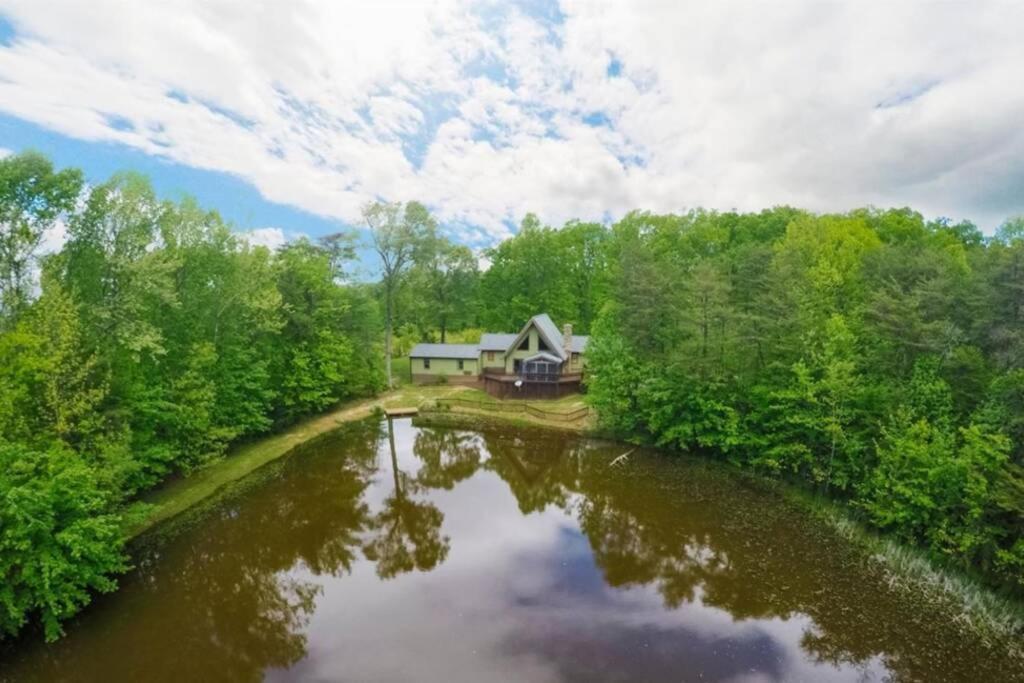 Privacy and Serenity Rarely Found Near A City - Housity