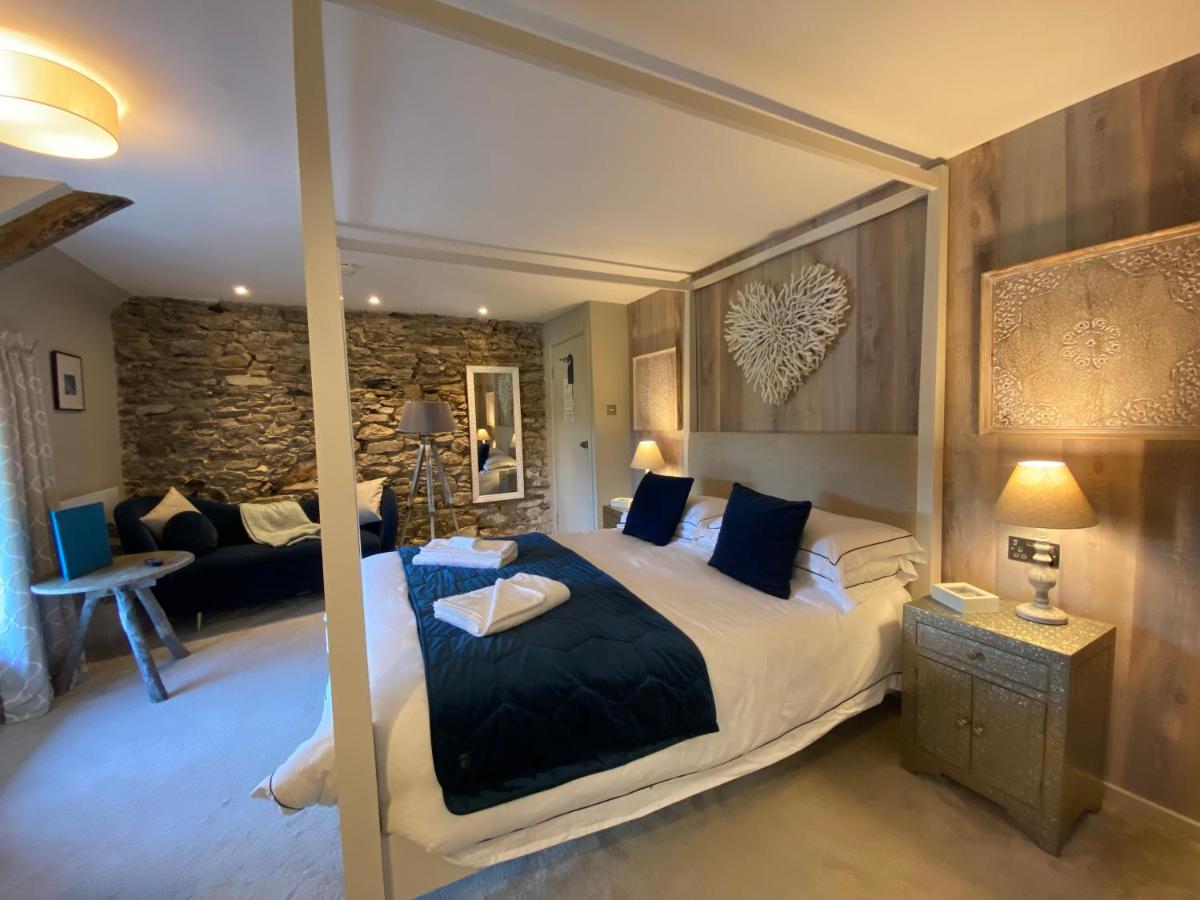 Furzeleigh Mill Inn - Housity