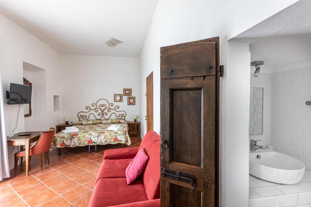La Locanda di Adele - Il Giardinetto B&B - Housity