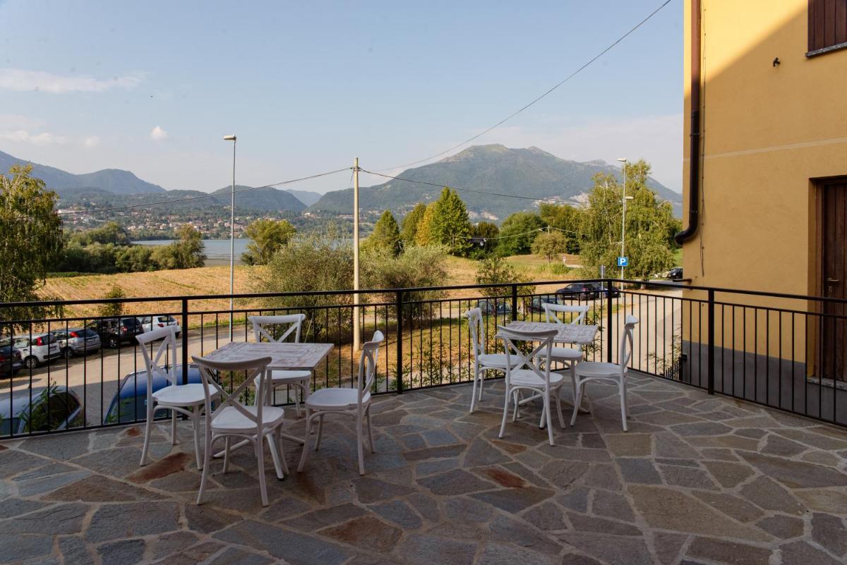 LA CORTE SUL LAGO - Housity