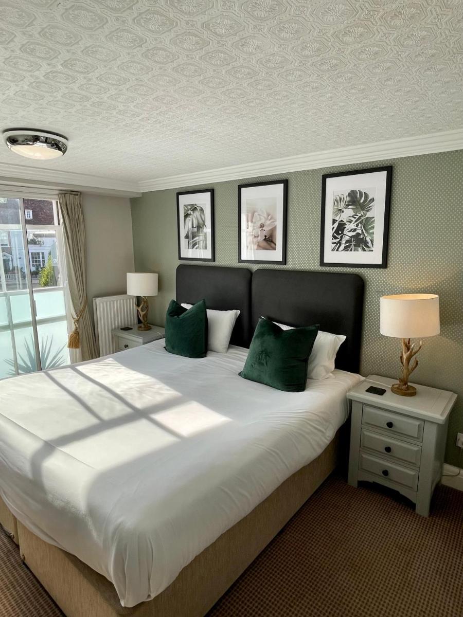 The Abbey Hotel - Housity