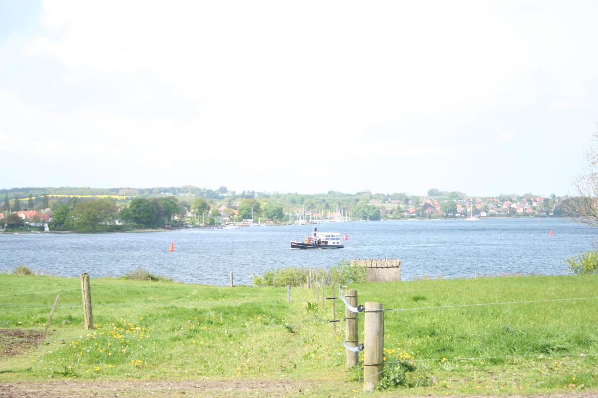 Grastenhus Guesthouse - Housity