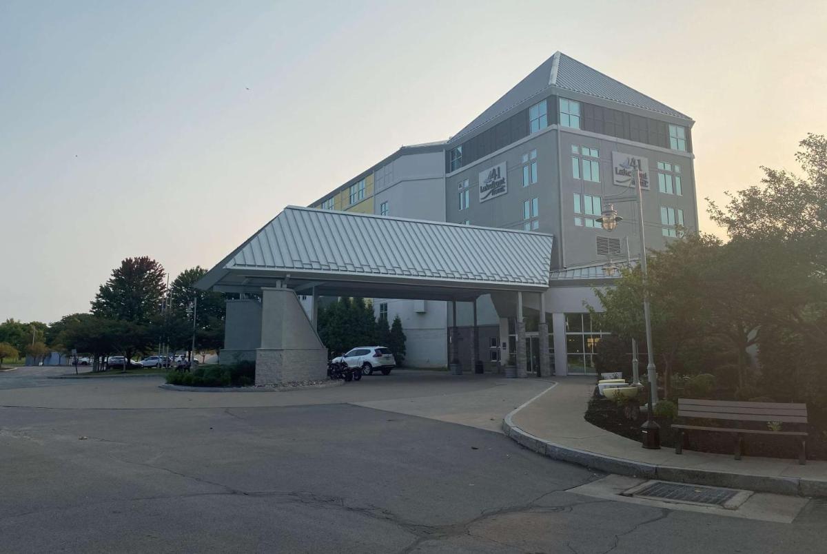 41 Lakefront Hotel, Trademark Collection by Wyndham - Housity