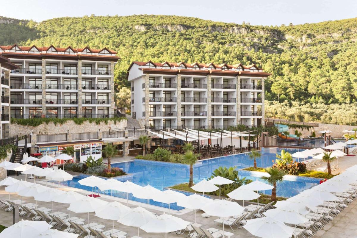 Ramada Resort by Wyndham Akbuk - All Inclusive - Housity