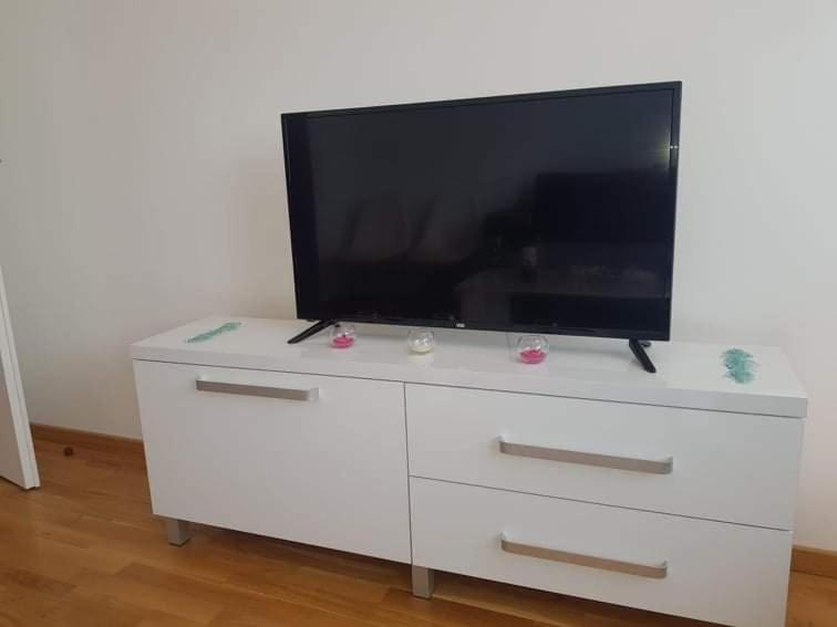 Stan na dan, Doboj - Housity
