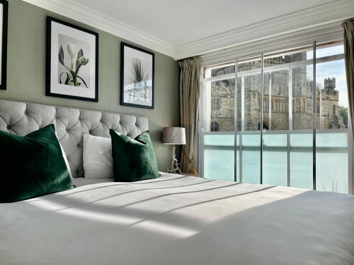 The Abbey Hotel - Housity