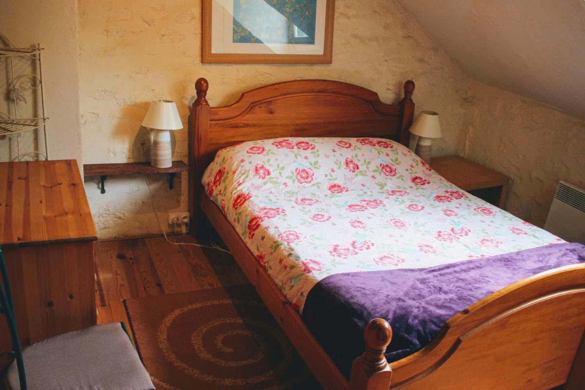Bras D’Or Rural Gite cottage by farms & lakes. - Housity