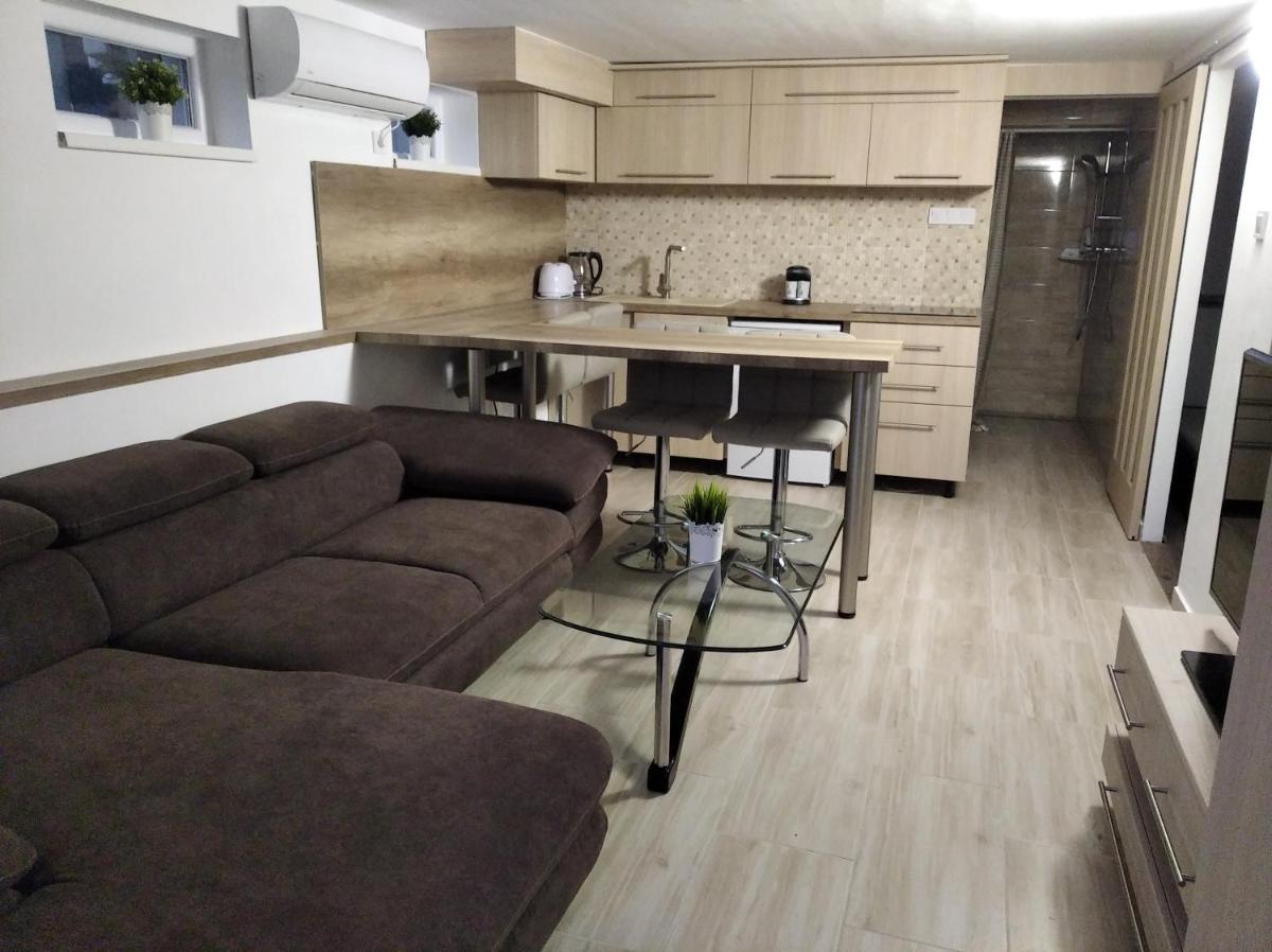 Suitetrails - White&Bright Apartman