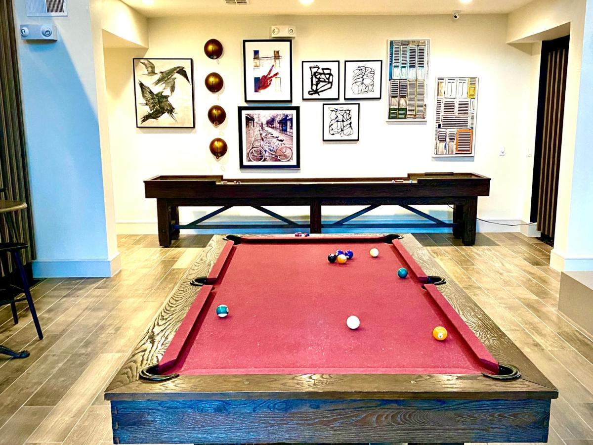 Pristine Apt-King Bed-Access to 3 Las Vegas Pools! - Housity