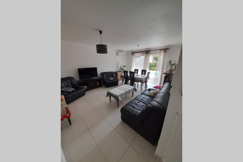 Gîte classé 4 étoiles - 6 P. avec piscine chauffée - Housity