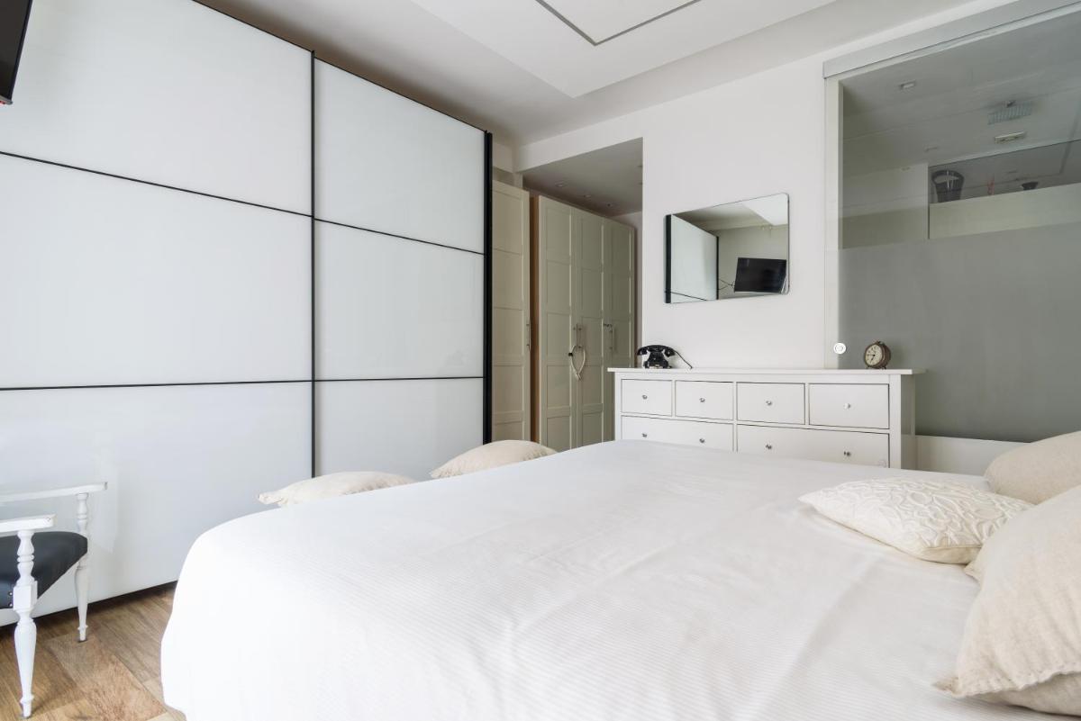 Luxury modern one bedroom in great location - Housity