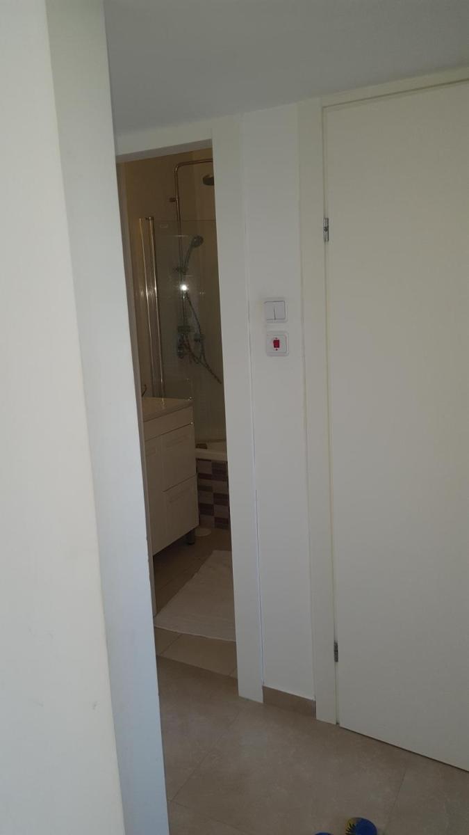 Room near Sheba Medical Center, and Bar Ilan, and TLV Airport - Housity