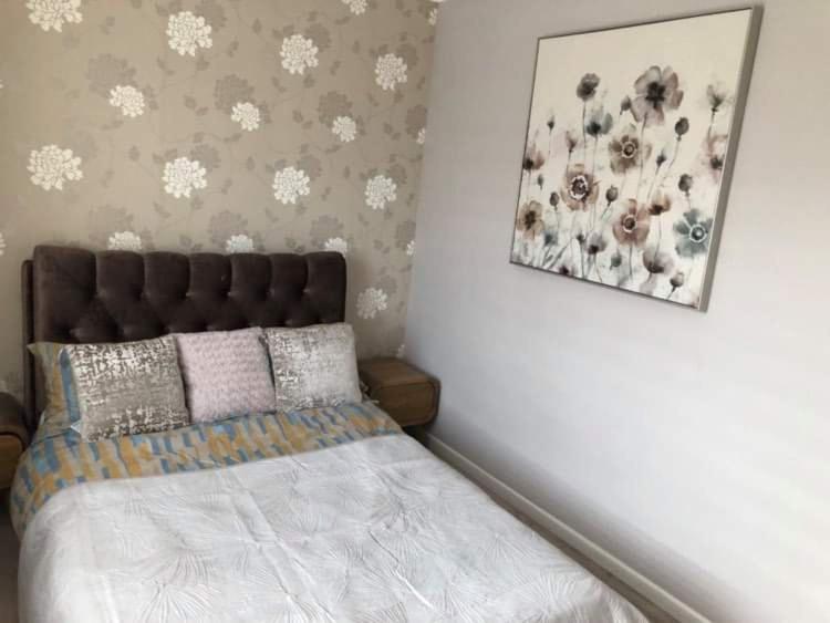 Suitetrails - Nice 3 bedroom apartment close to Botanical Garden and Zalgiris Arena