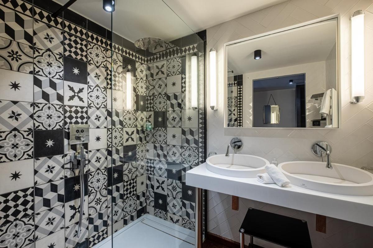 Salle de bains dans l'établissement Le Palais Gallien Hôtel & Spa