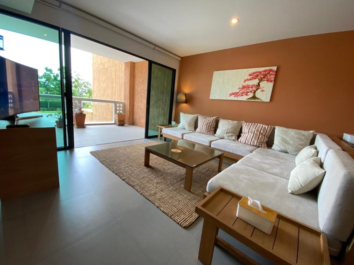 2 BR Luxury Beachfront Condo Cha-am - Housity