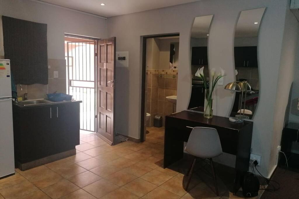 BEAUTIFUL APARTM B10 SITUATED IN BAINS GAME LODGE - Housity