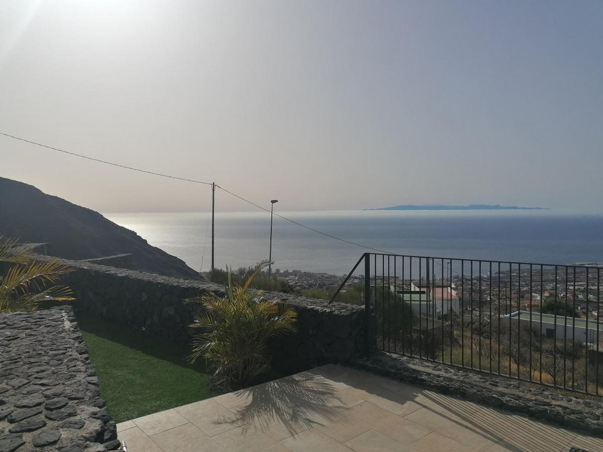 VILLA “LA FLORIDA” - WONDERFUL VIEWS - POOL – WIFI - Housity