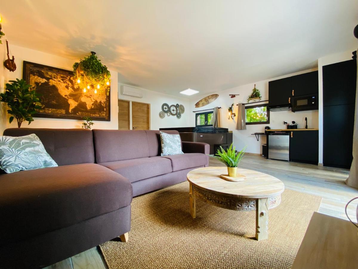 Suite Cupidon- Domaine des trois châteaux - Housity