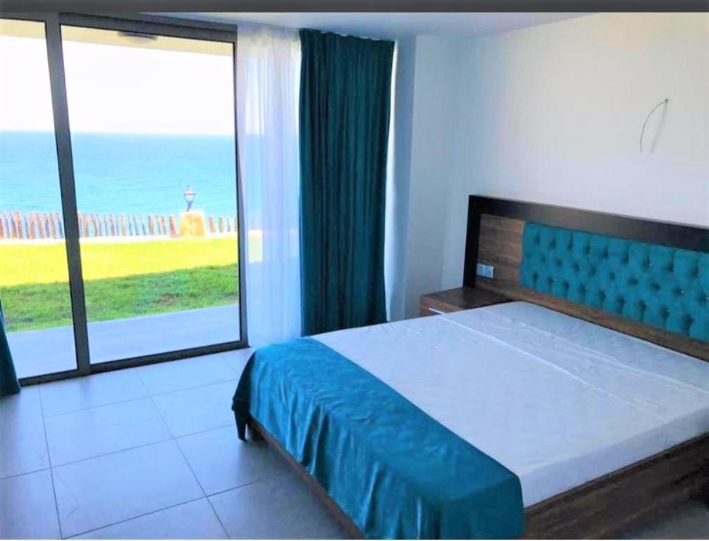 Rizikarpasso Golden Hill Boutique - Housity