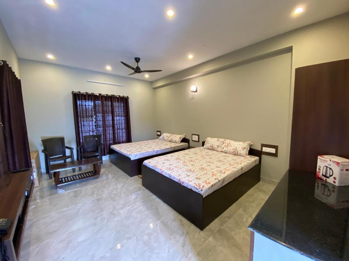 RR Holidays - Housity